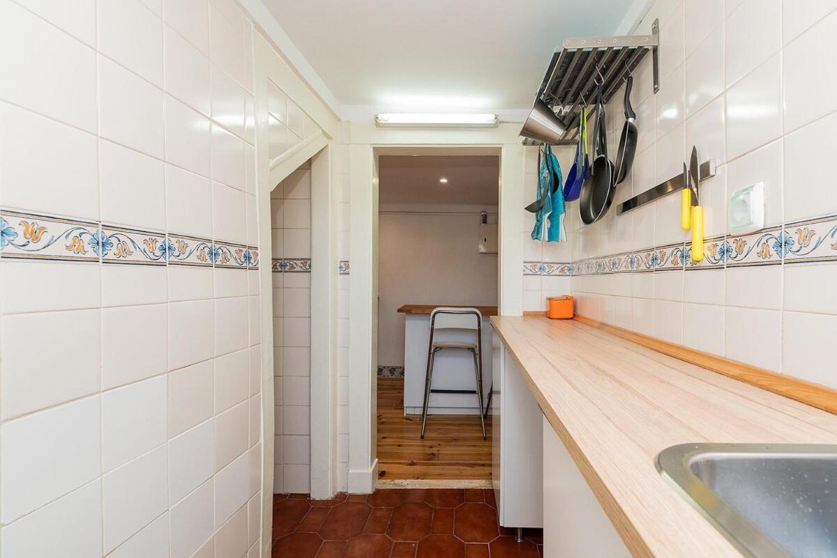 Attic Apartment With Balcony In Bairro Alto ลิสบอน ภายนอก รูปภาพ