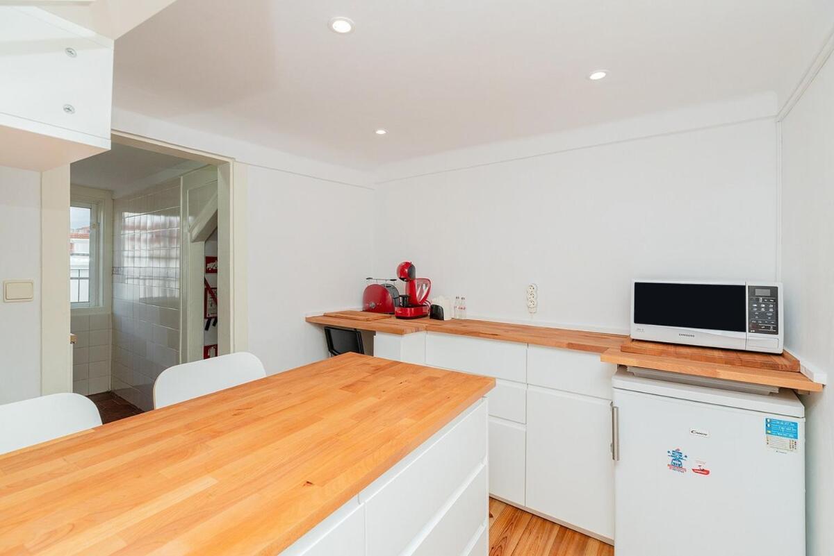 Attic Apartment With Balcony In Bairro Alto ลิสบอน ภายนอก รูปภาพ