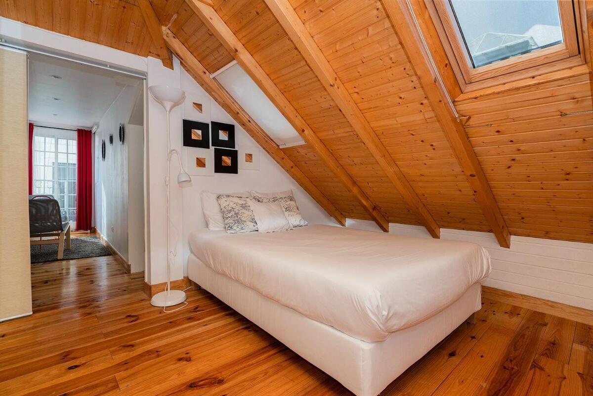 Attic Apartment With Balcony In Bairro Alto ลิสบอน ภายนอก รูปภาพ