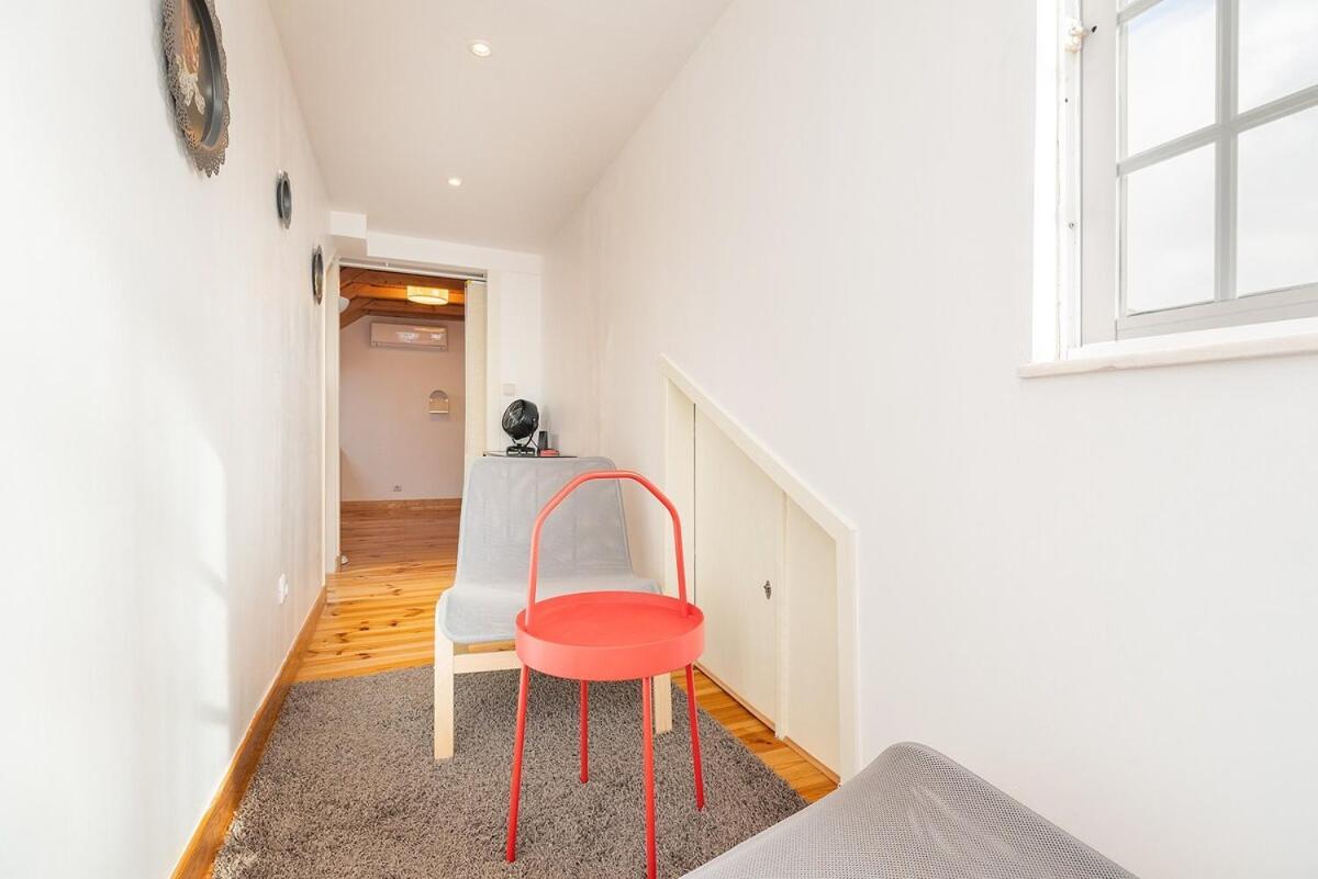 Attic Apartment With Balcony In Bairro Alto ลิสบอน ภายนอก รูปภาพ